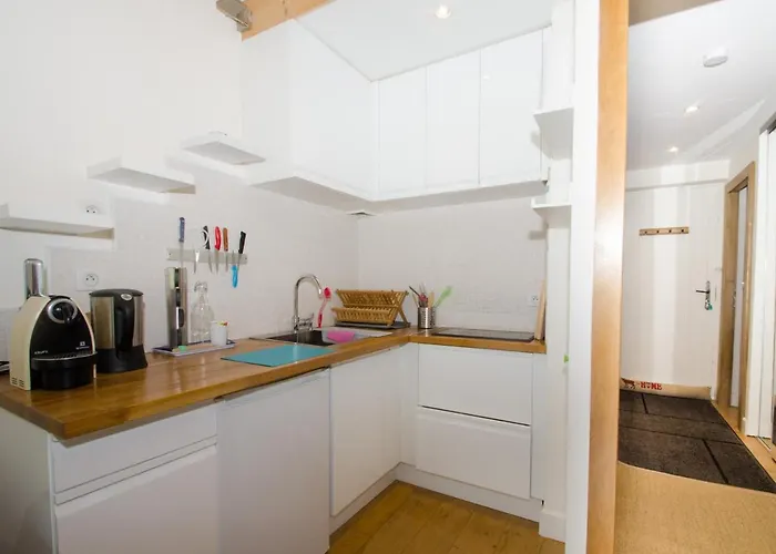 A Avec Parking, Proche Du Centre - Fr-1-343-203 Apartment